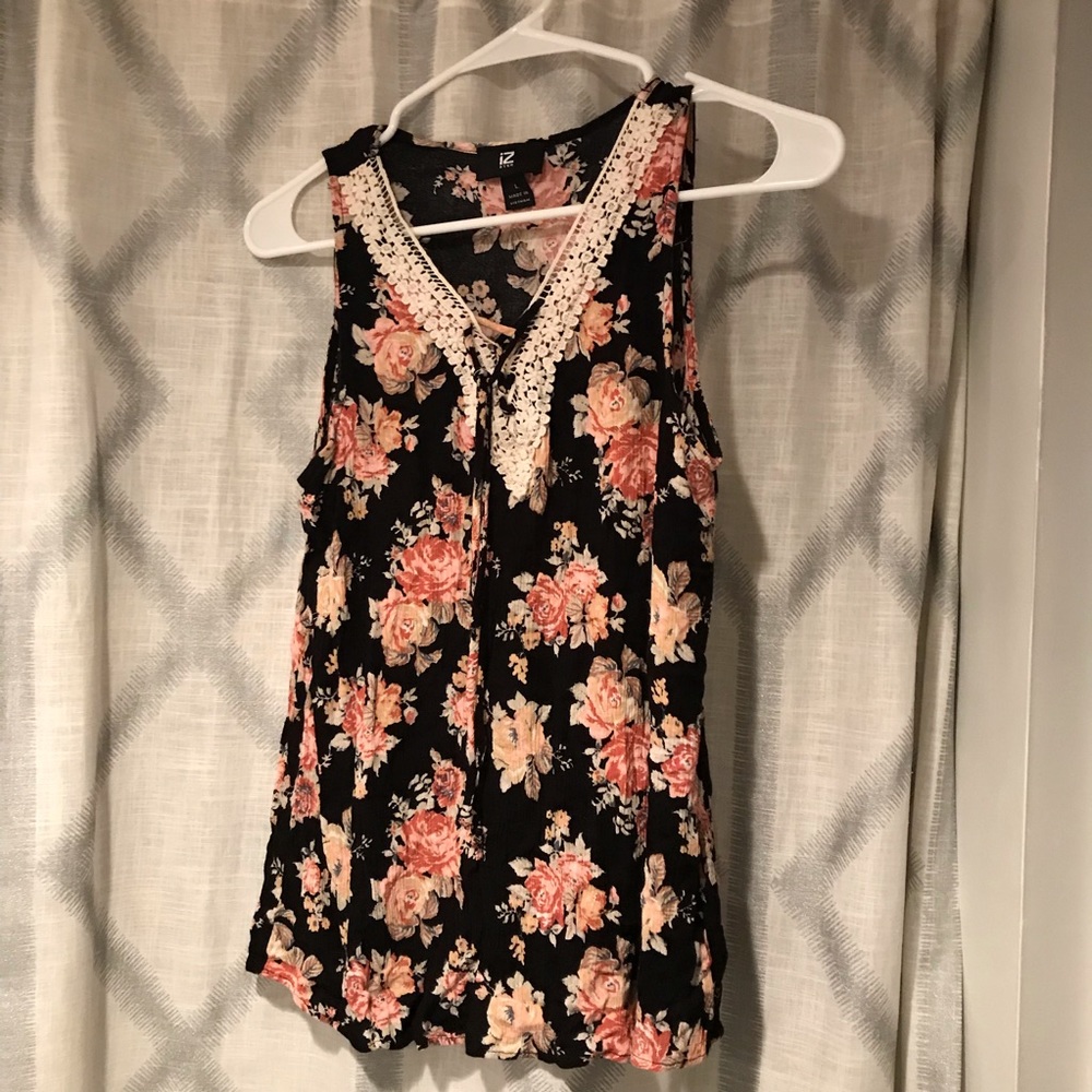 Floral top with lace